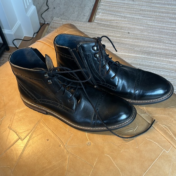 Men’s Black Boots - Picture 3 of 4